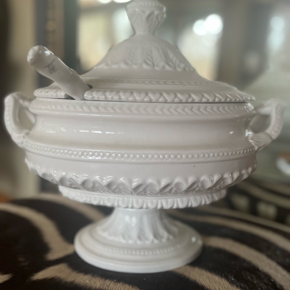 Classic White Italian Ceramic Tureen with Ladle…Beautiful & made in ITALY